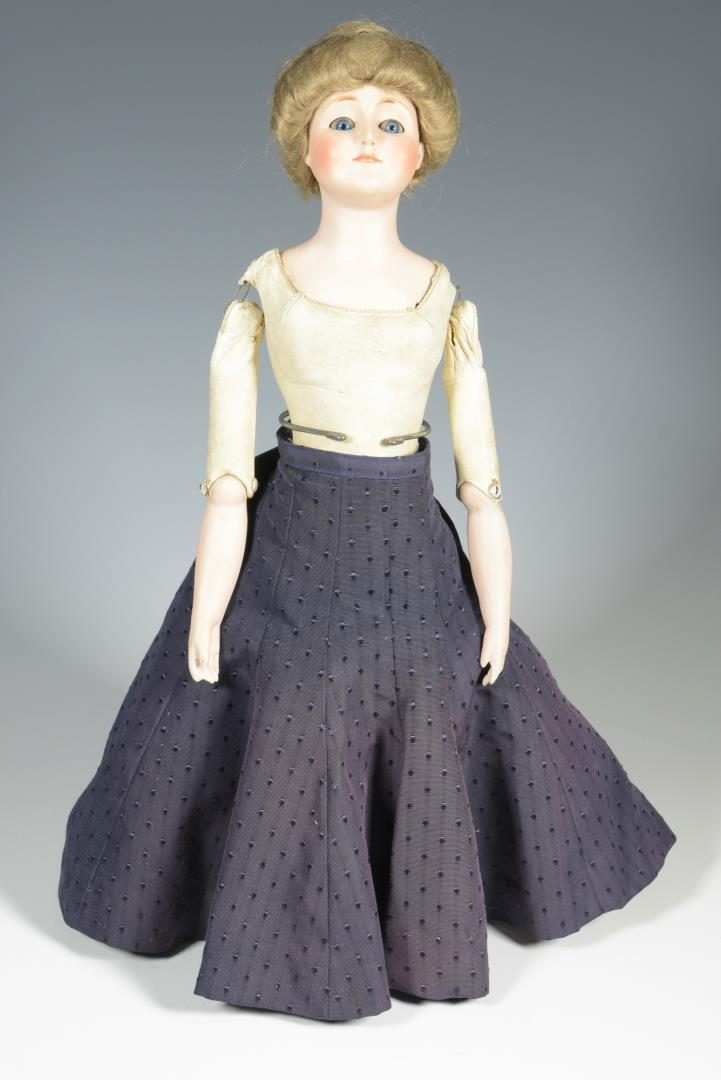 Lot 869: J.D. Kestner "Gibson Girl" Doll