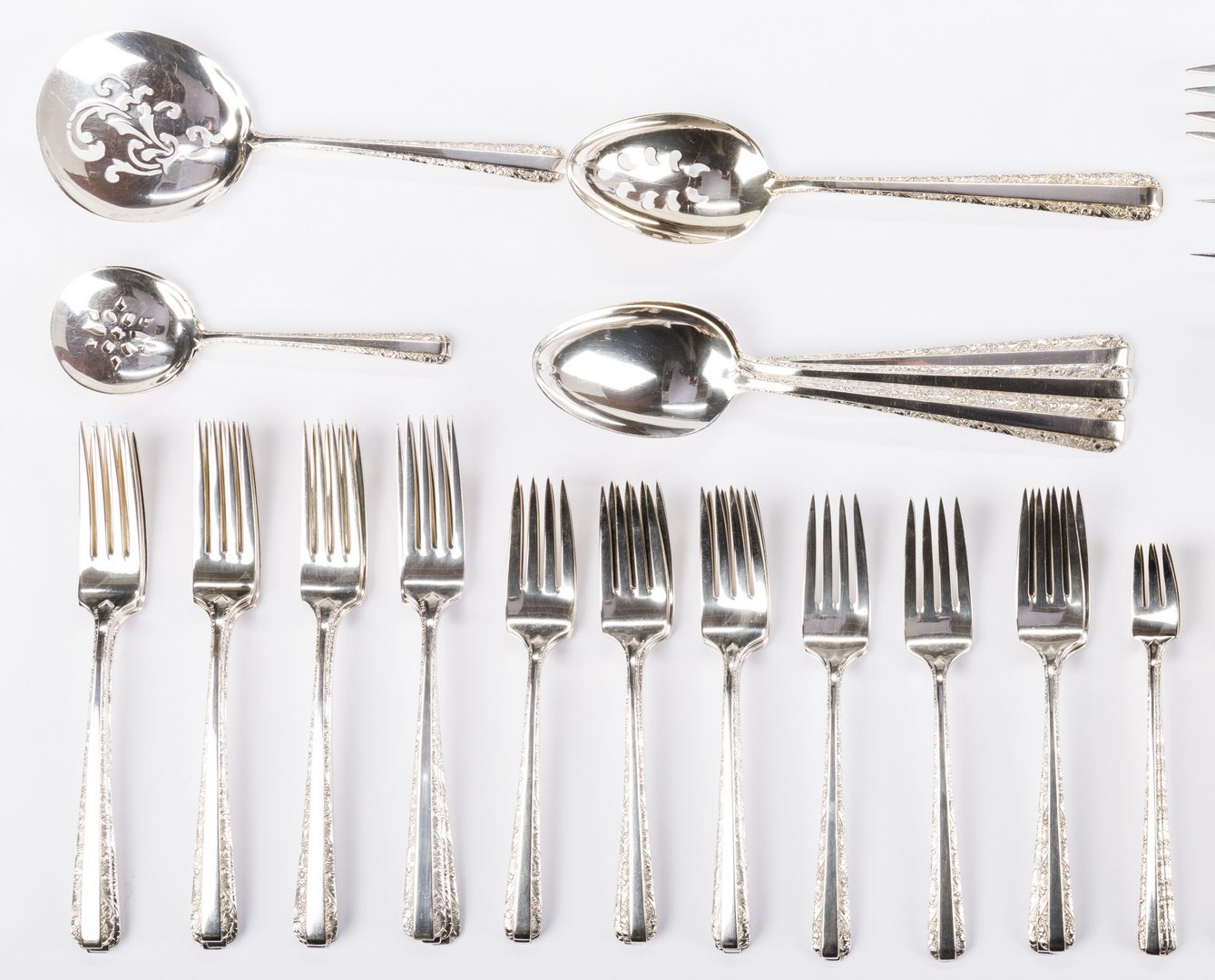Lot 294: Towle Candlelight Sterling Flatware, 110 pcs