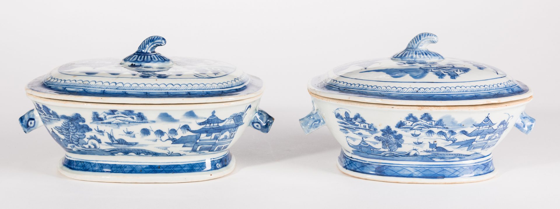 Lot 311: 4 Chinese Export Canton Tureens