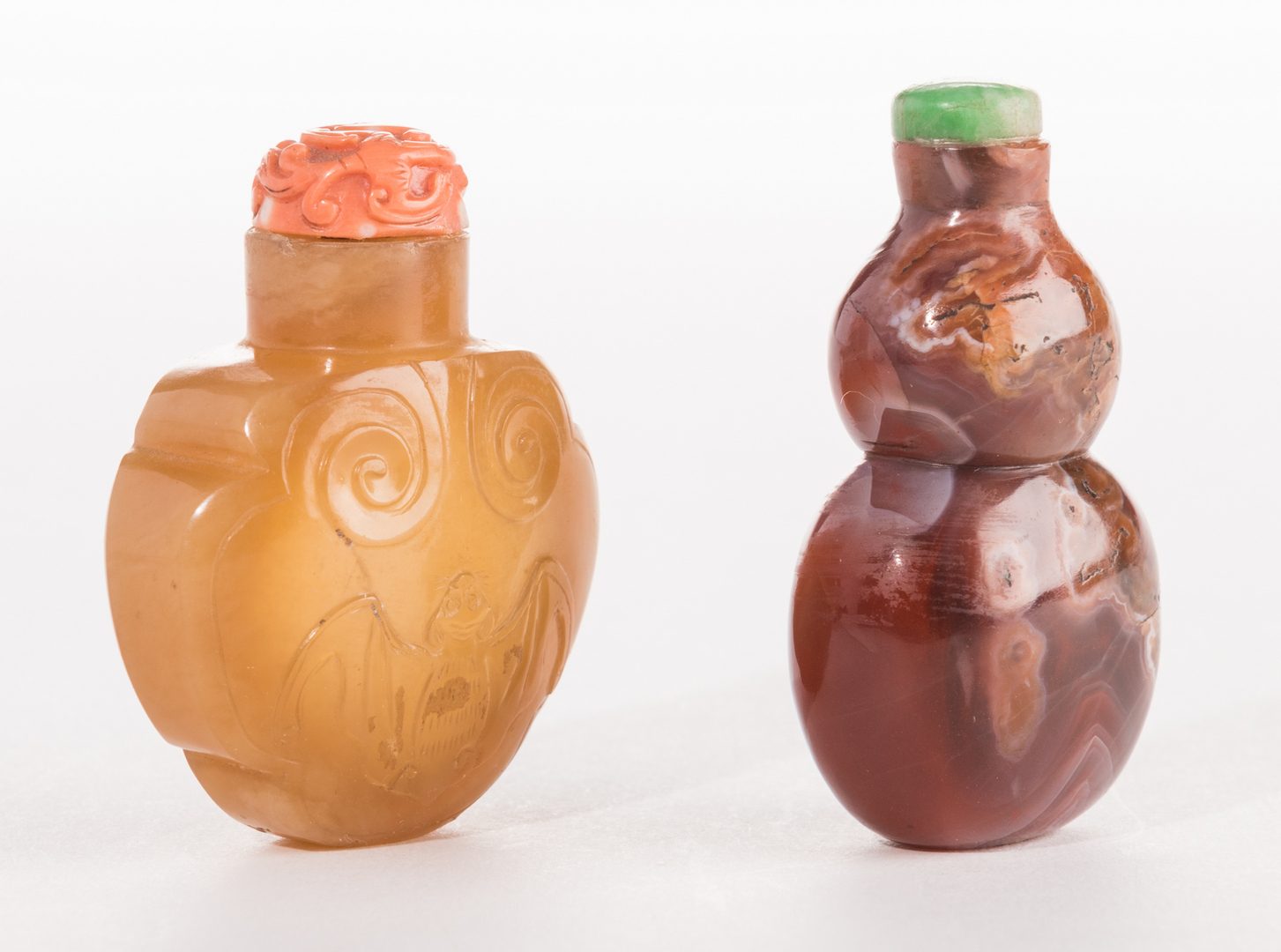 Lot 38: 2 Agate Snuff Bottles, inc. Double Gourd