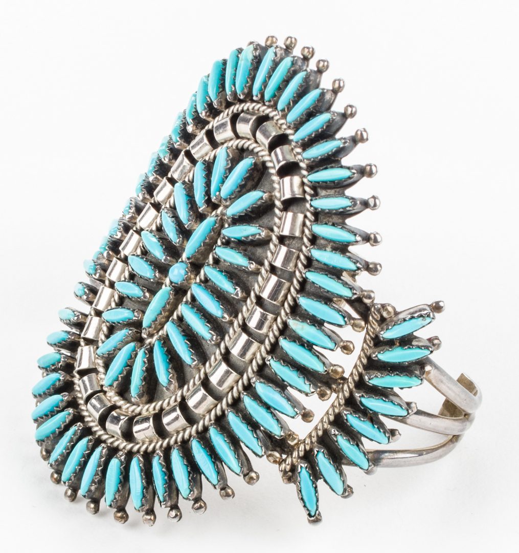 Lot 395: Zuni Needlepoint Necklace, Earrings, Cuff