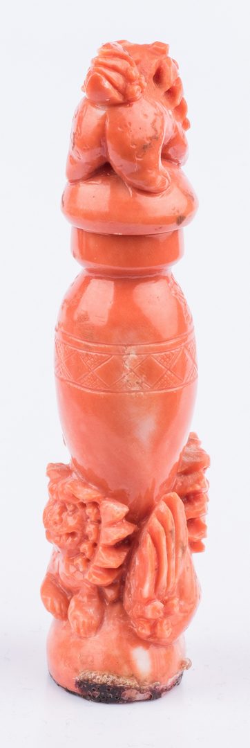 Lot 40: Coral Snuff Bottle