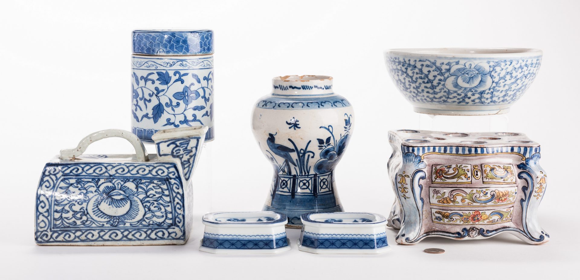 Lot 644: Blue & White Ceramics, 7 pcs