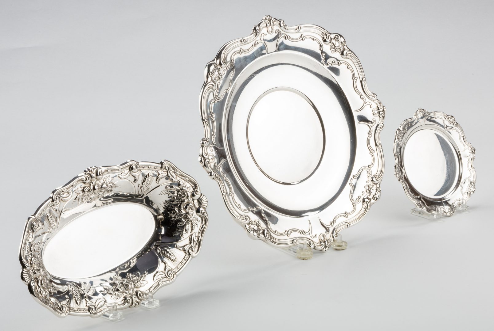 Lot 689: 3 Sterling Hollowware Pieces