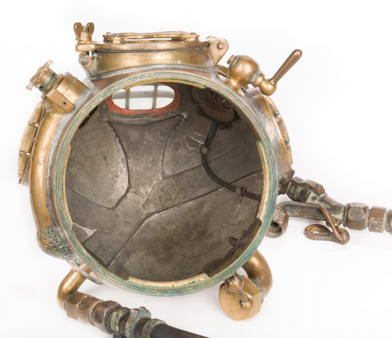 Lot 785: 1939 U.S. Navy Morse Dive Helmet & Full Dive Suit | Case 