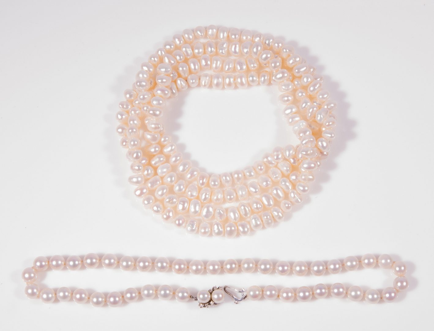 Lot 134: 2 strands Pearl Necklaces