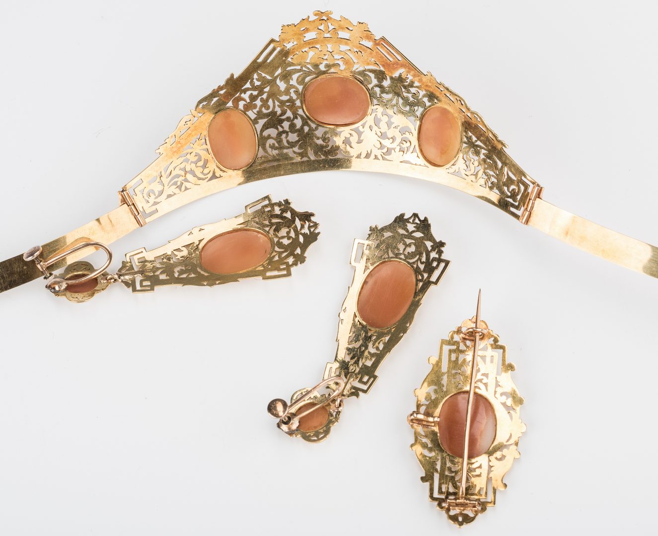 Lot 45: Gold and Shell Cameo Parure Circa 1810 | Case Auctions