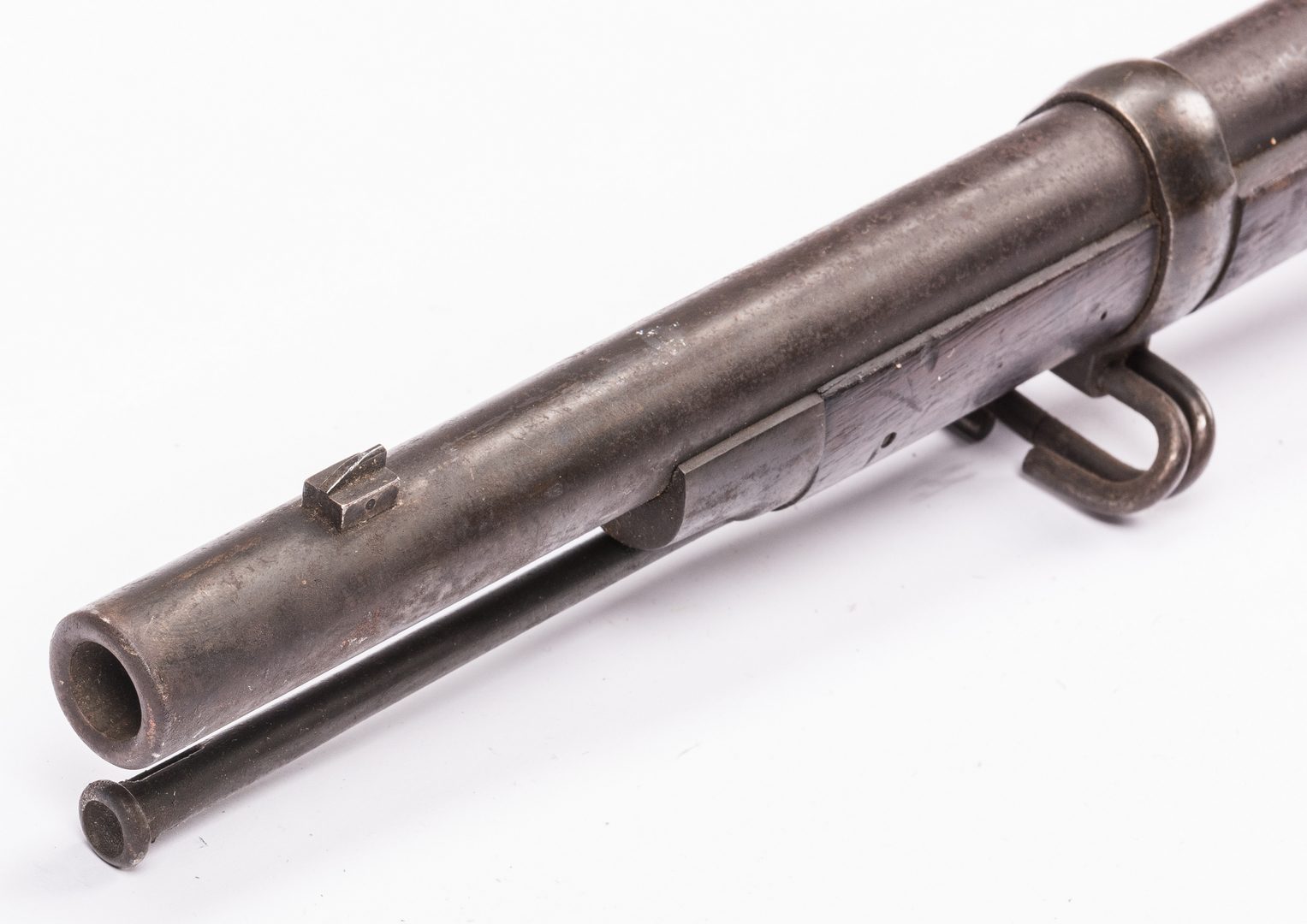 Lot 794: Springfield Model 1873 rifle, bayonet, & holster, 3 items