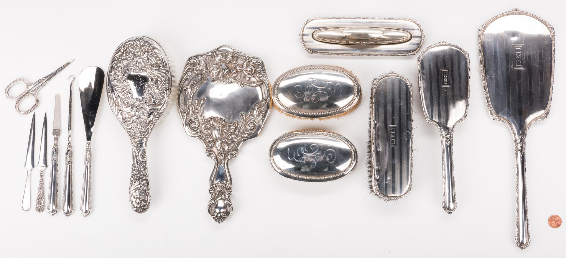 Lot 877: Sterling dresser and vanity items, 15 pcs