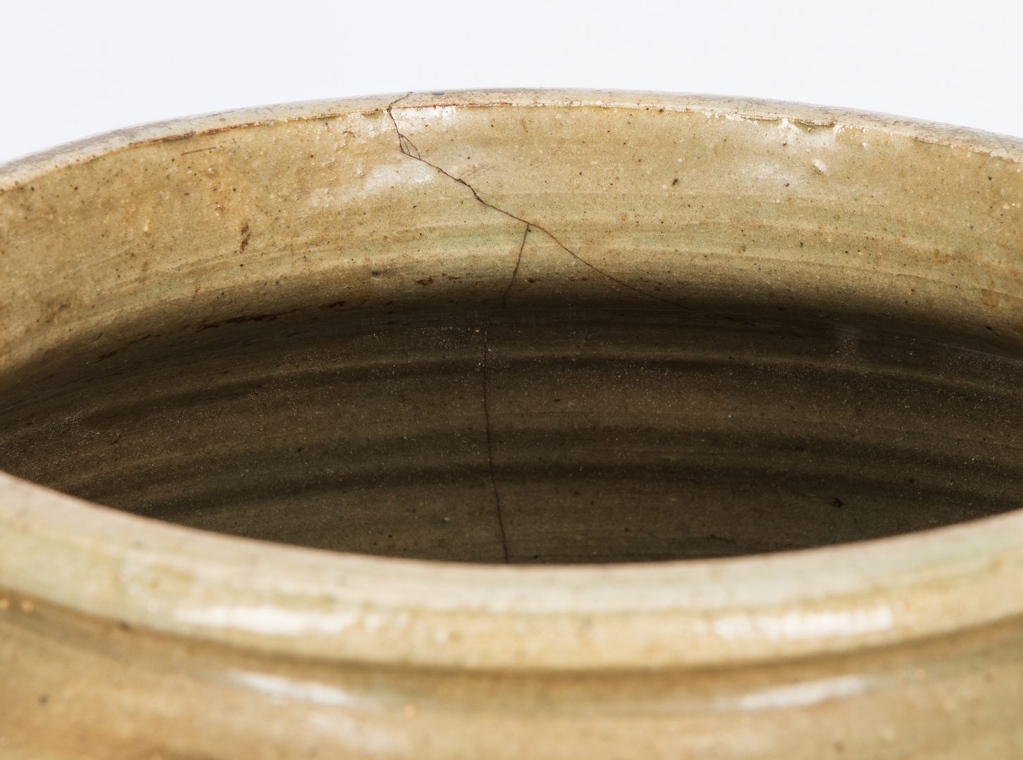 Lot 160: Edgefield South Carolina Decorated Pottery Jar