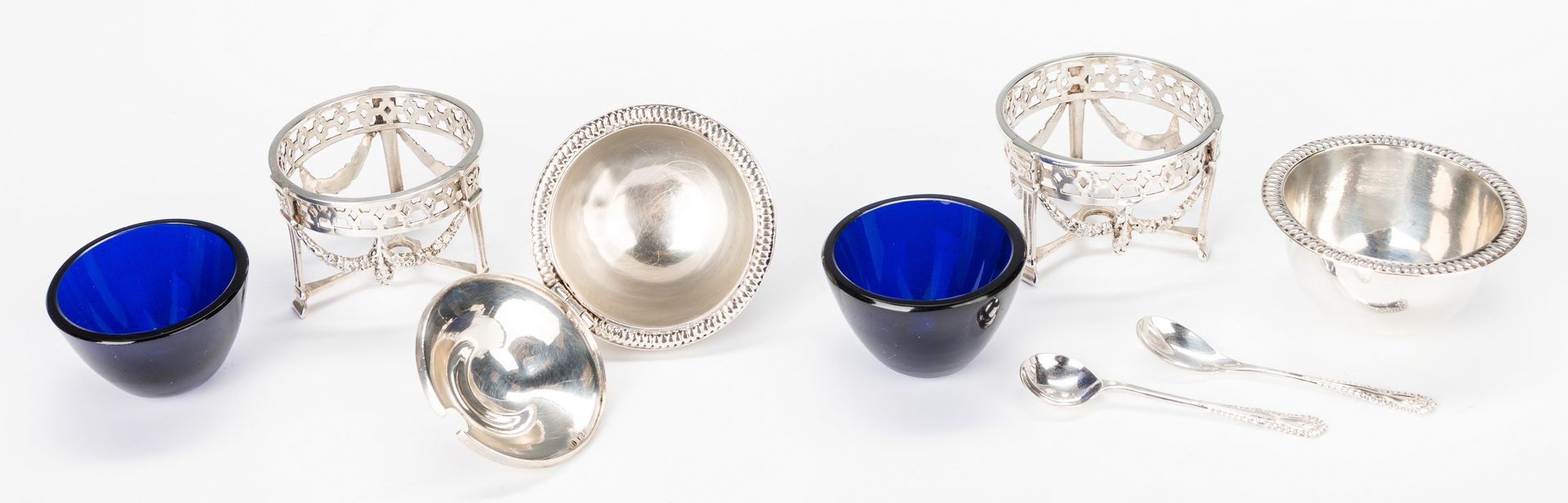 Lot 214: Edwardian Cased Sterling Condiment Set and Sauce Boat