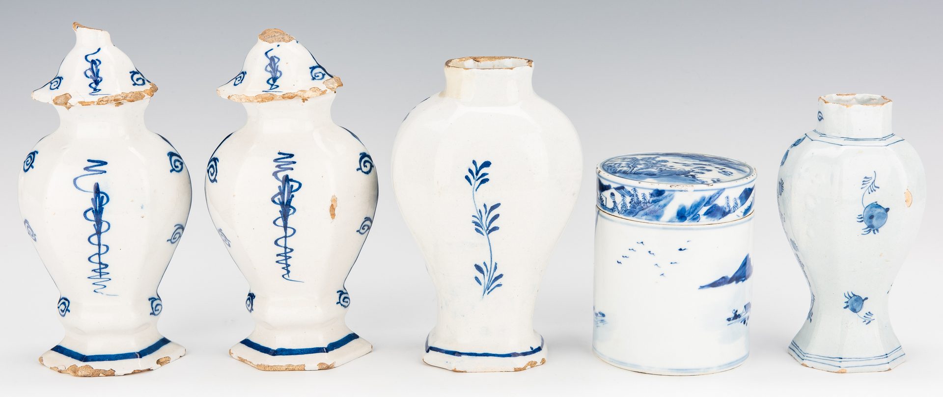 Lot 352: 5 Blue & White Ceramic Items, inc. Delft