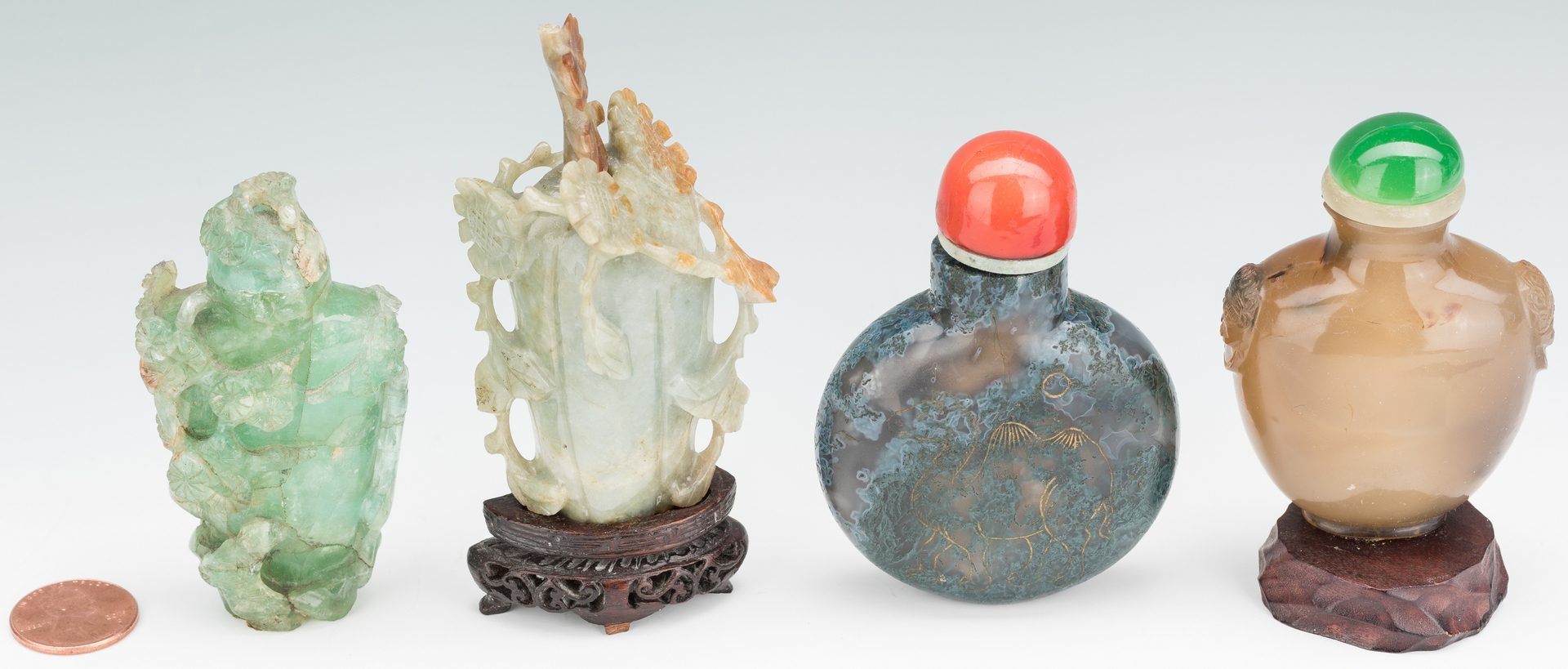 Lot 383: 4 Chinese Snuff Bottles, incl. 1 Jade