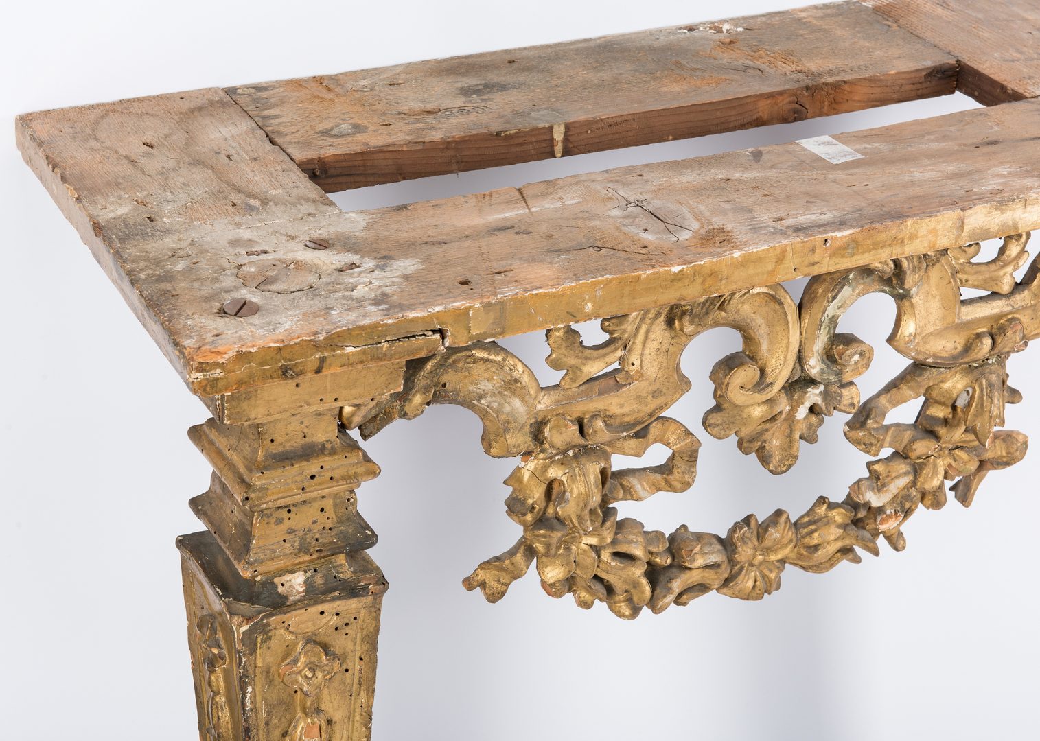 Lot 433: Carved Italian Giltwood Pier Table