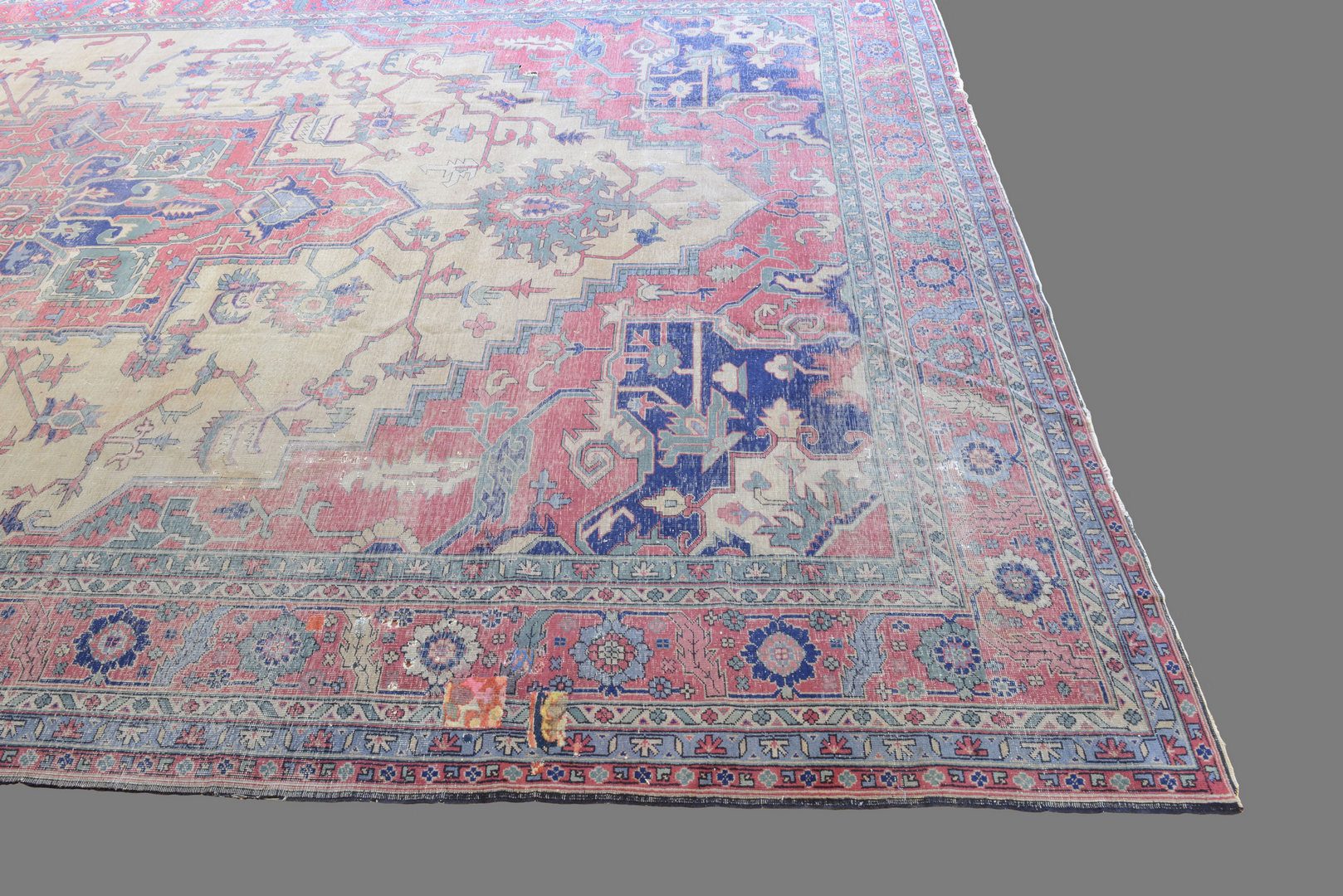 Lot 651: Antique Isparta Serapi style Carpet, 21'6" x 12'6"