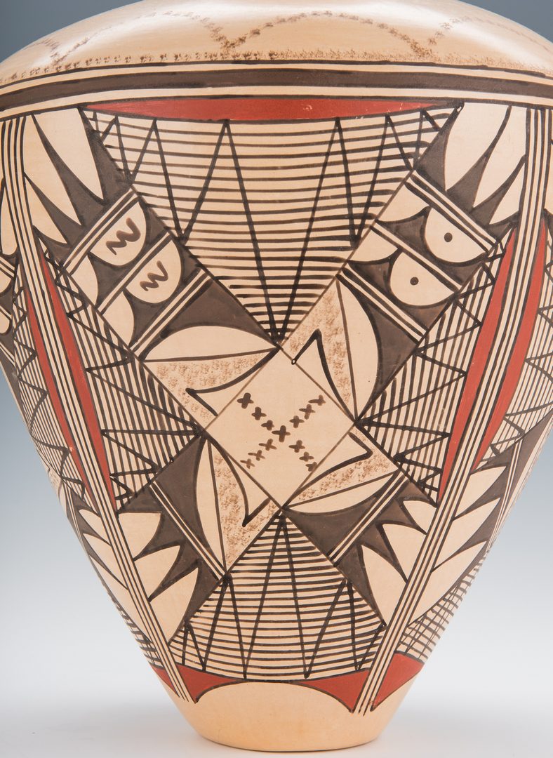 Lot 706: JoFern S. Puffer Native American Pottery Jar