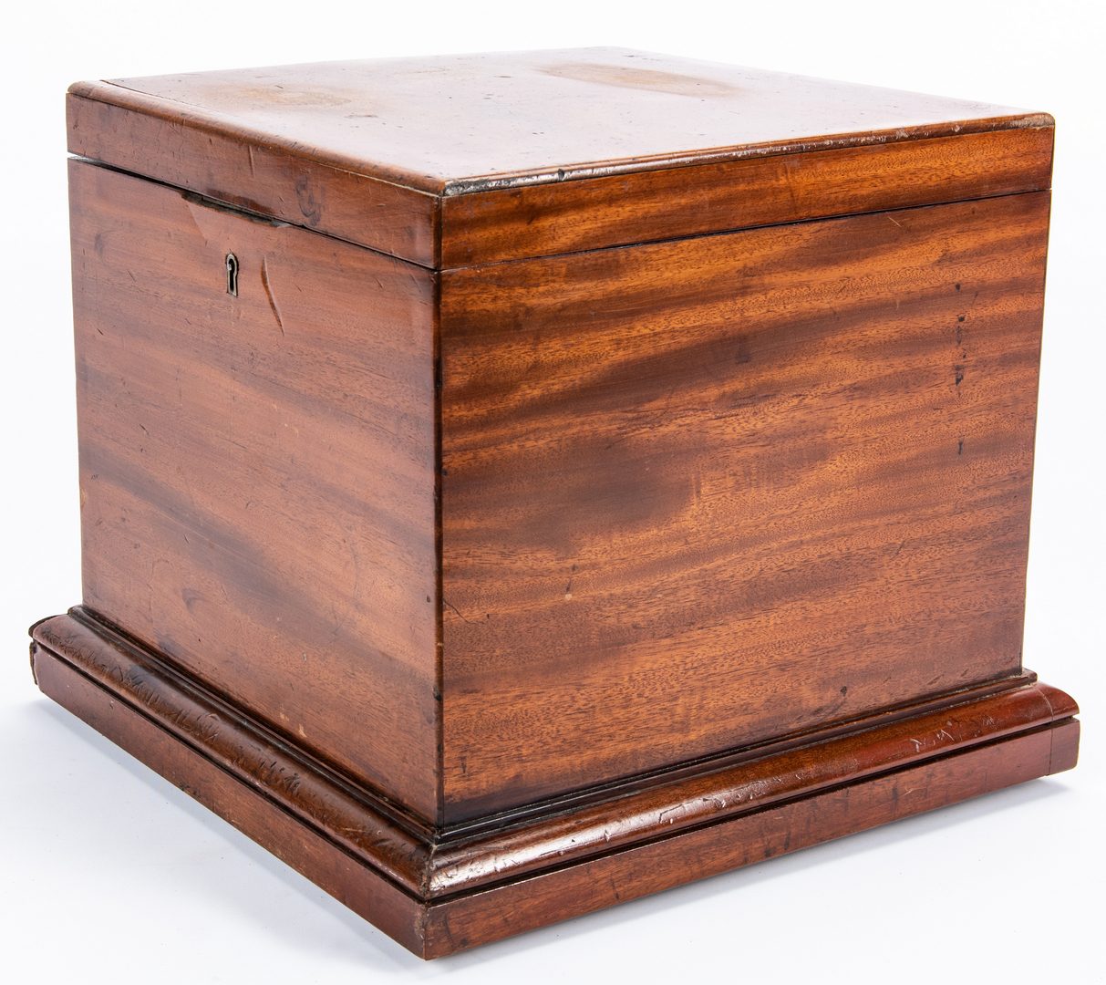 Lot 240: English Mahogany Cellarette Box