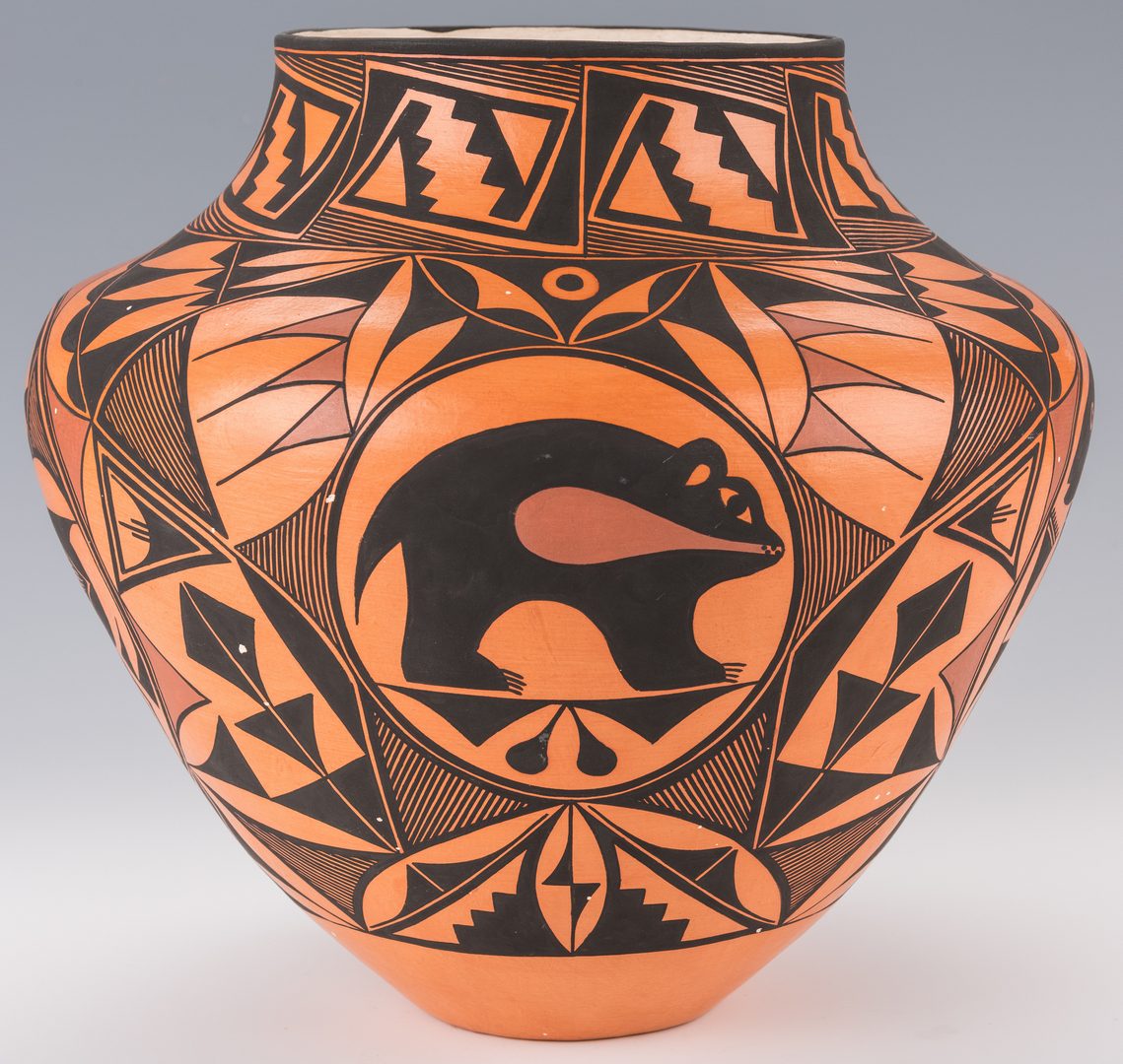 Lot 306: Trujillo SW Pottery Jar