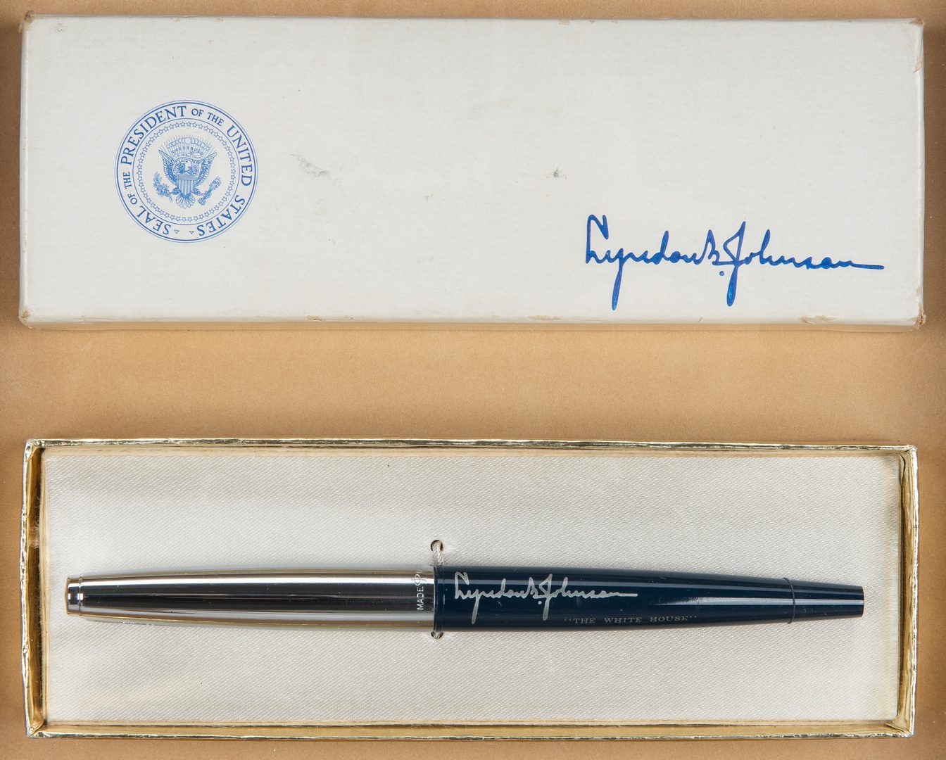 Lot 362: 6 Presidential Items, inc. 4 Lyndon Johnson Christmas Cards