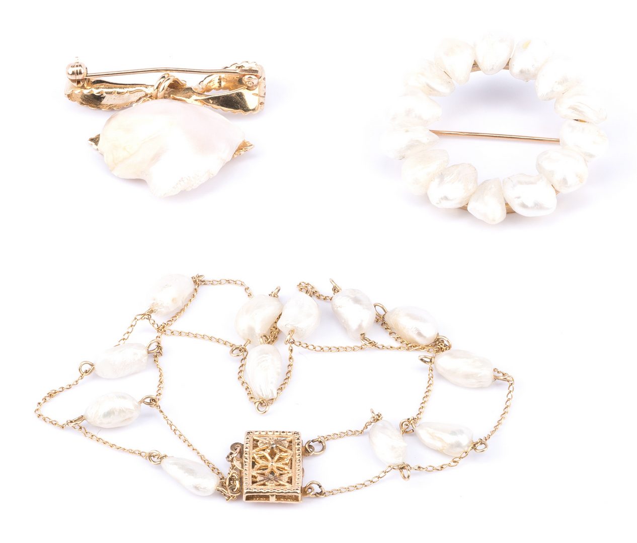 Lot 37: 4 TN Pearl and Gold jewelry Items
