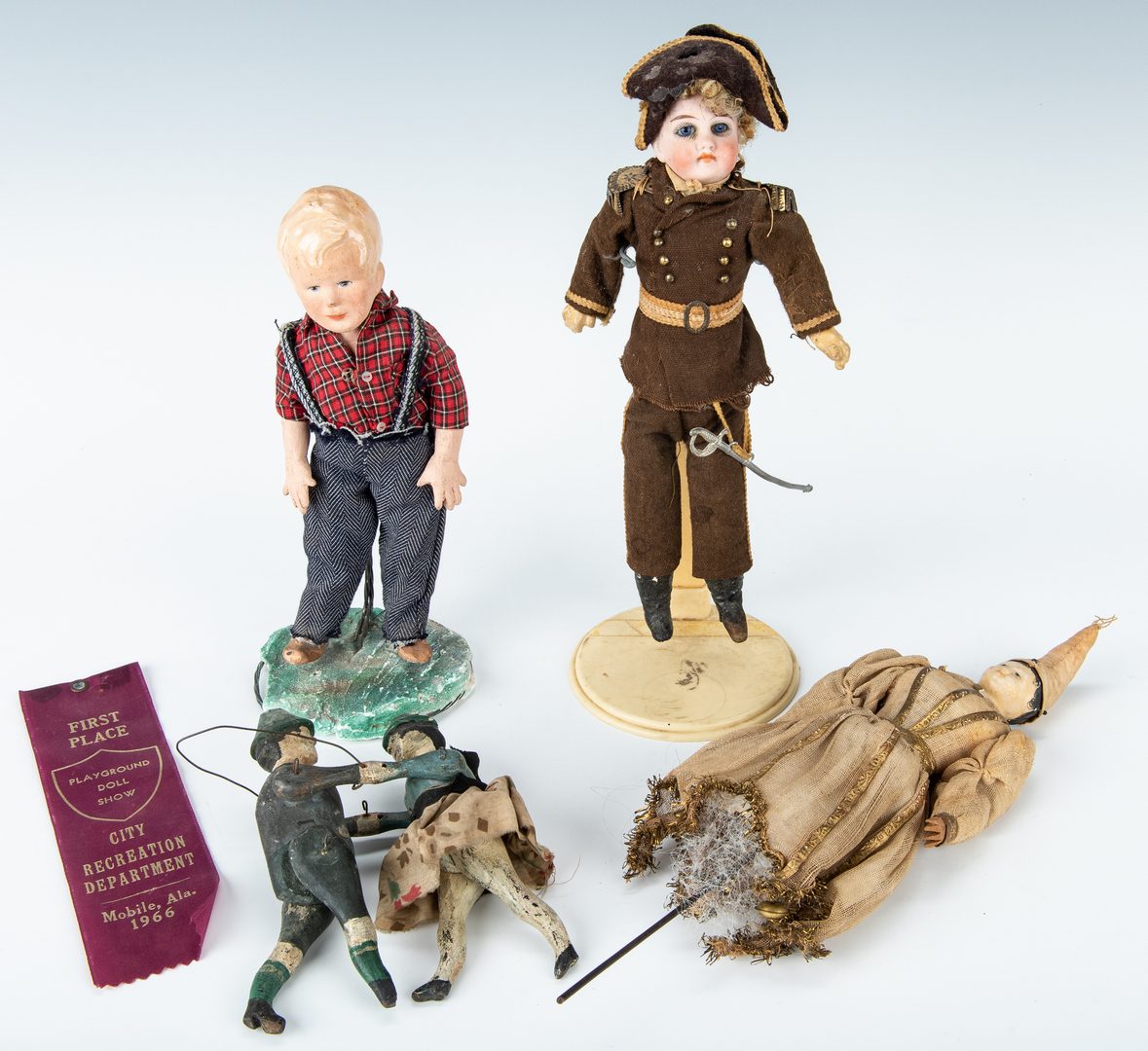 Lot 423: Group of 9 Vintage Toys, Stuffed Animals & Dolls