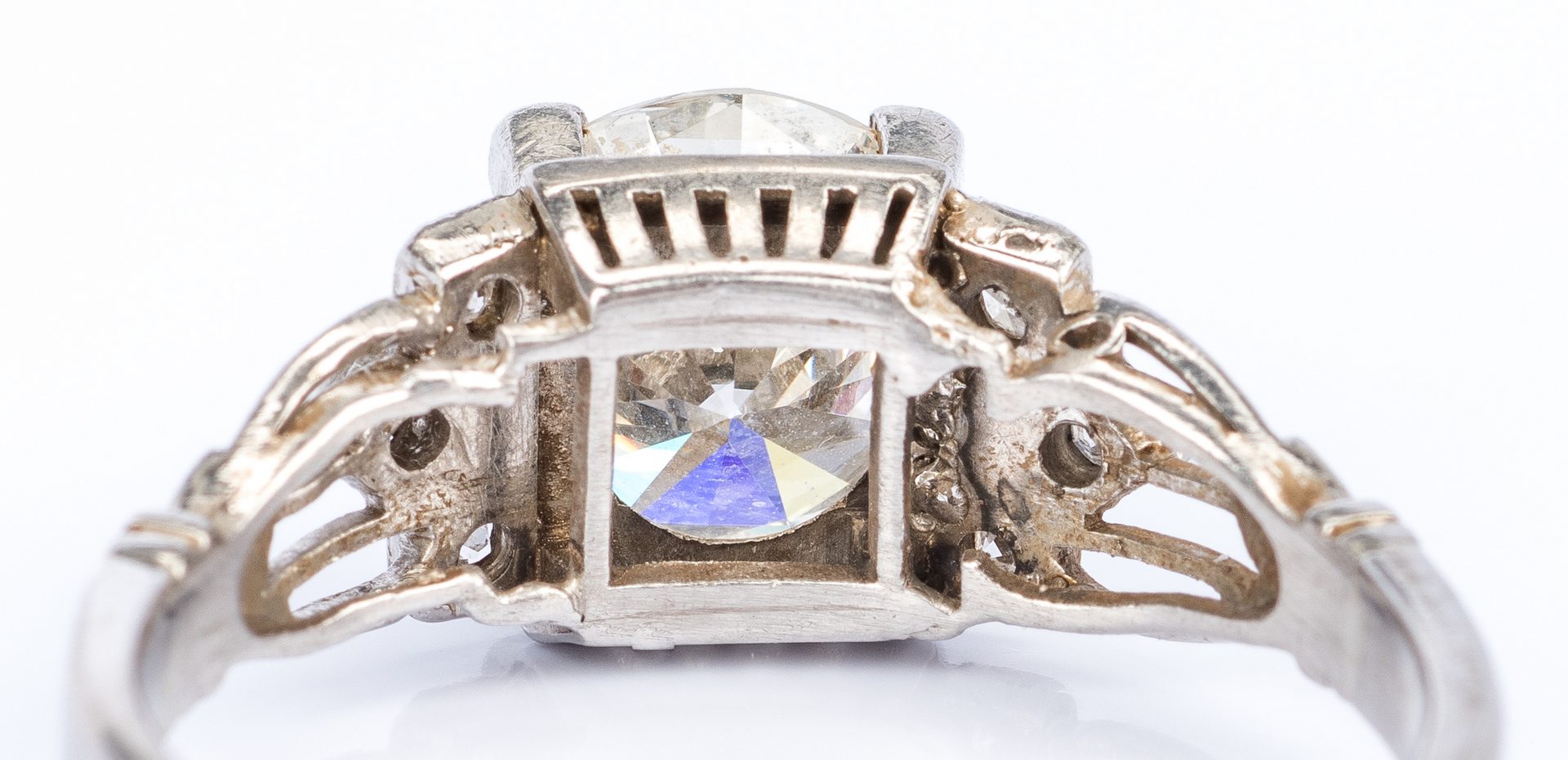 Lot 172: Vintage 1.64 ct Diamond Platinum Ring