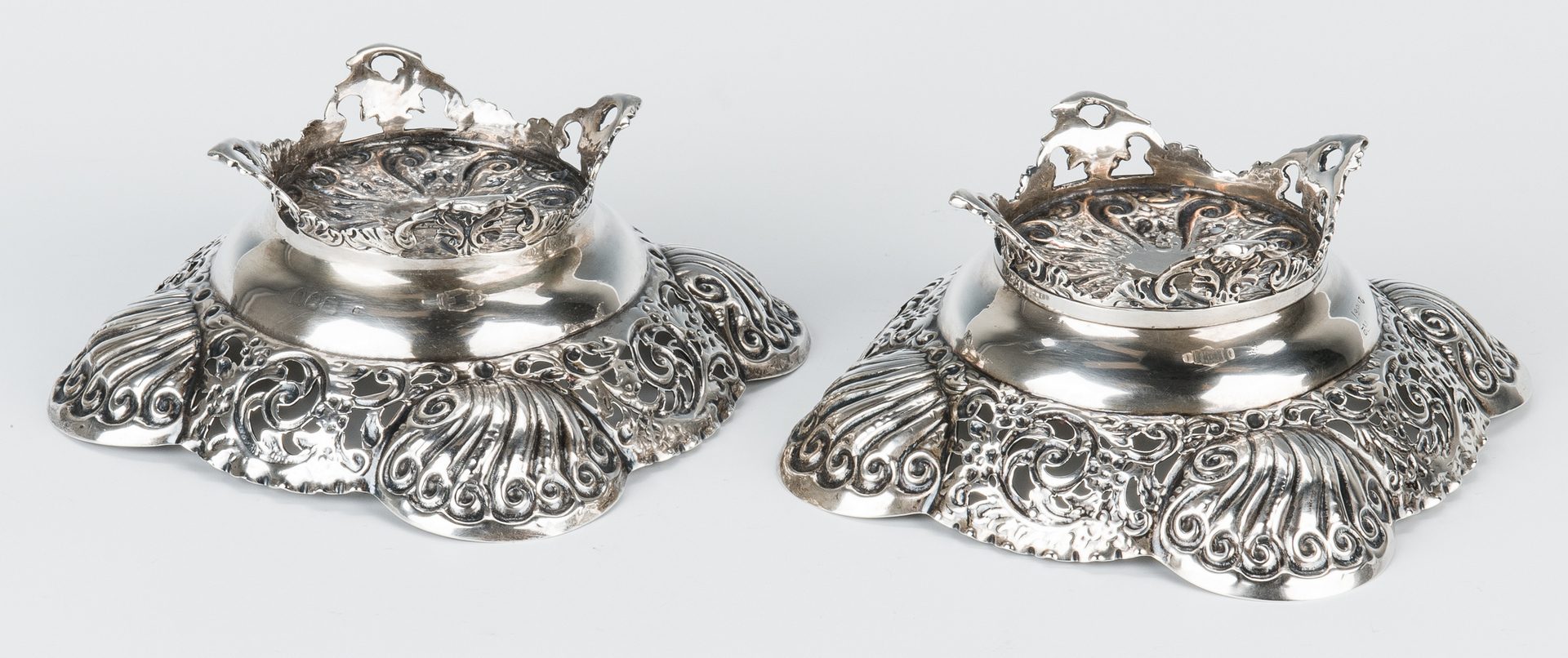 Lot 200: 3 Art Nouveau Period English Sterling Table Items