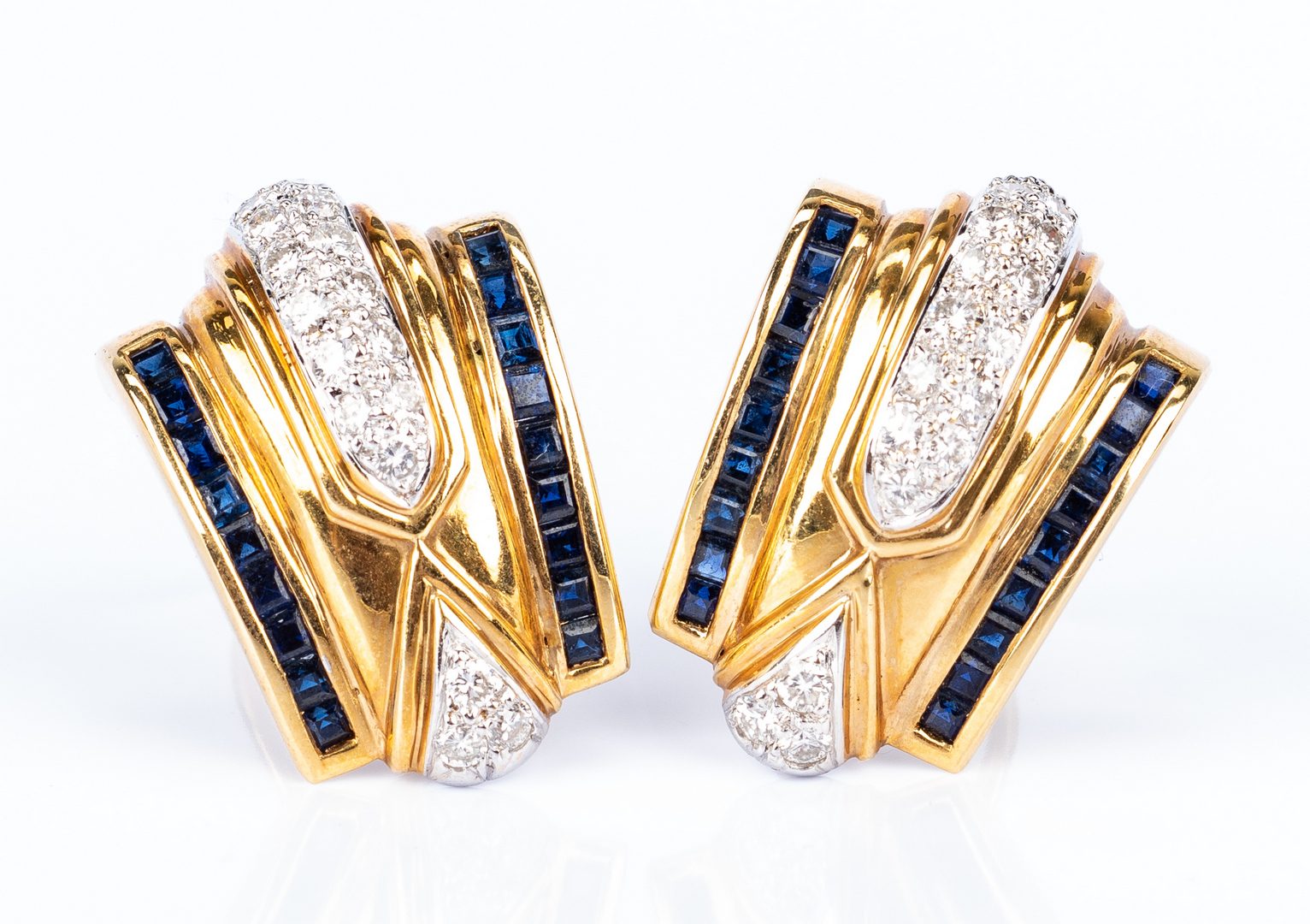 Lot 432: 18K Fashion Sapphire Diamond Earrings
