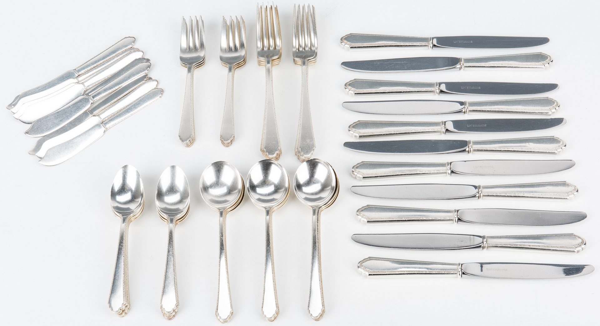Lot 461: Lunt William and Mary Sterling Flatware, 64 pcs.