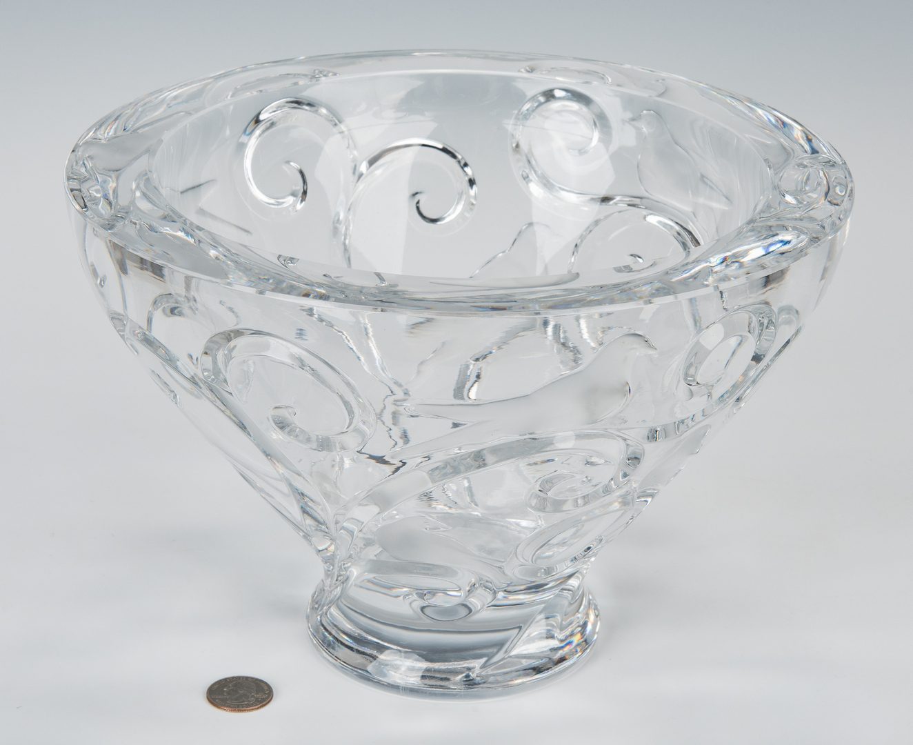 Lot 569: Lalique Verone Centerpiece Bowl