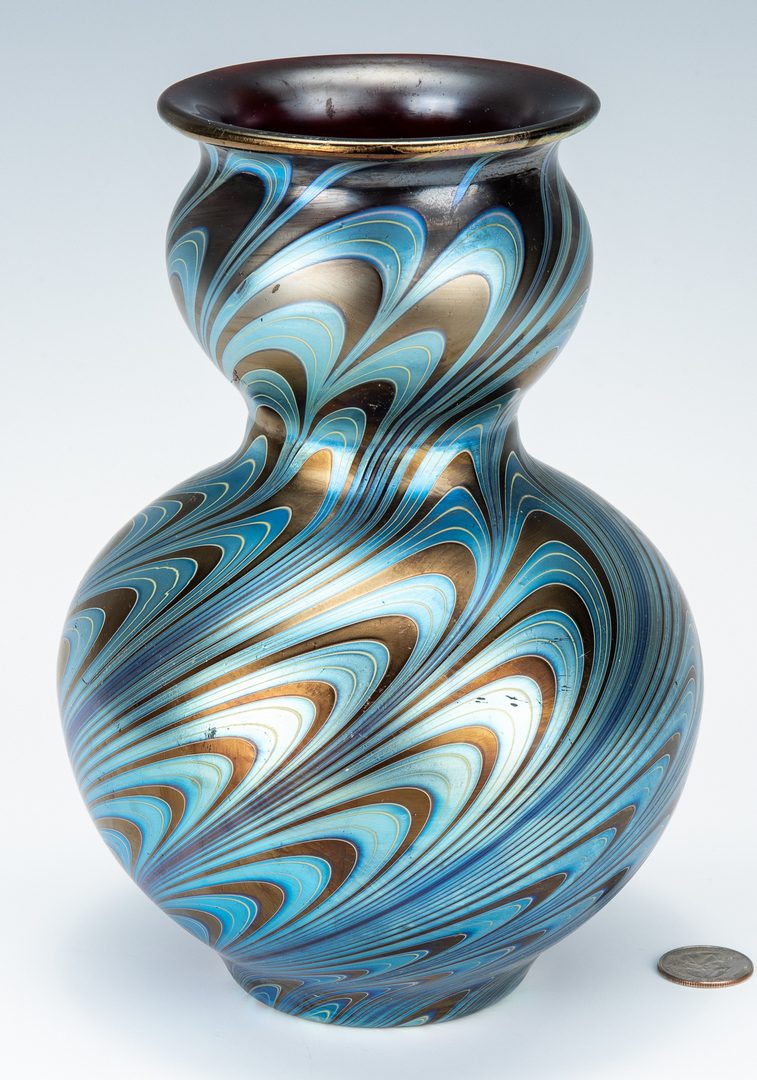 Lot 572: Loetz Phanomen Art Glass Vase, signed "Austria"