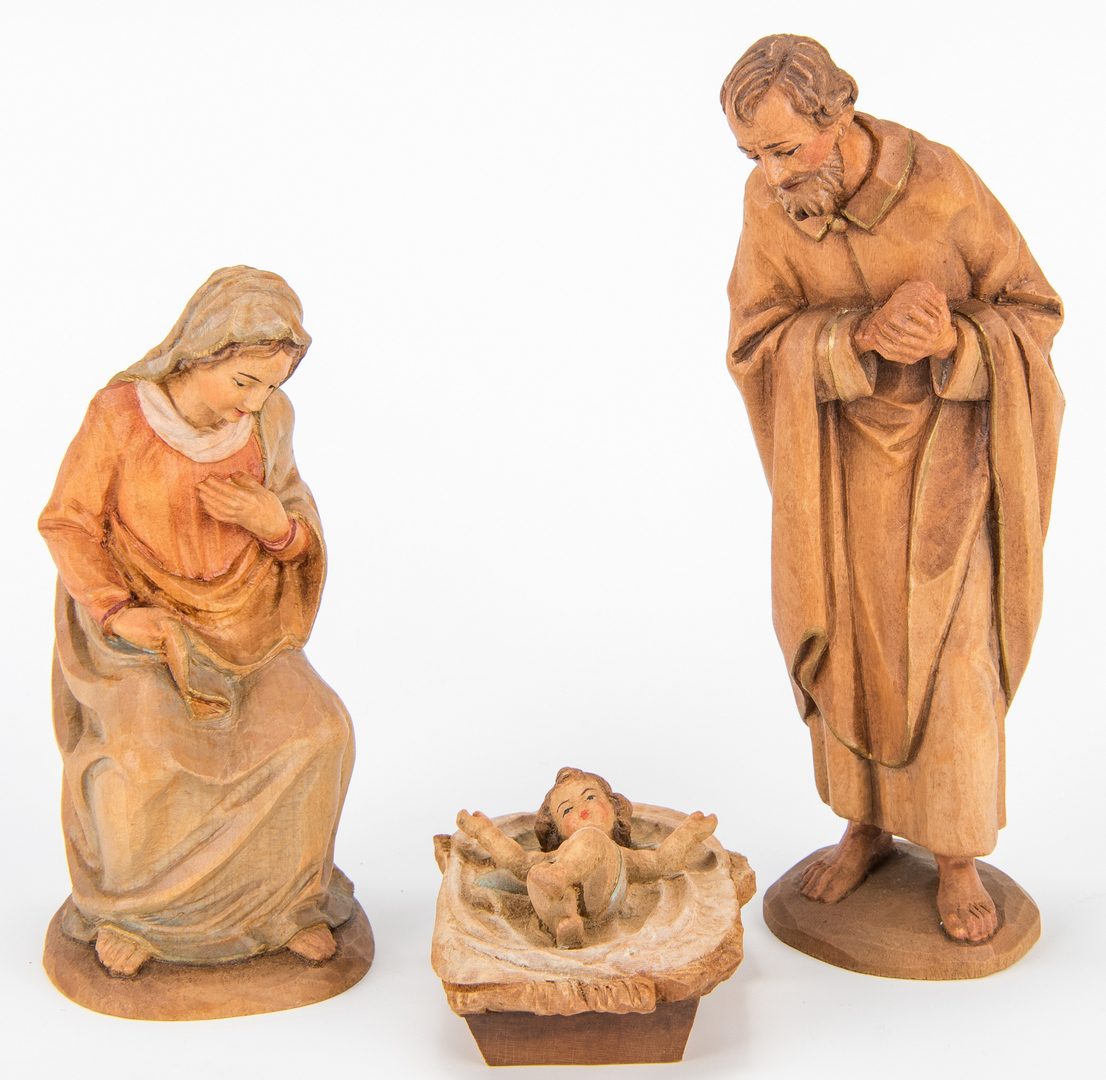 Lot 660: Italian ANRI Nativity Set, 15 Figures w/ Barn