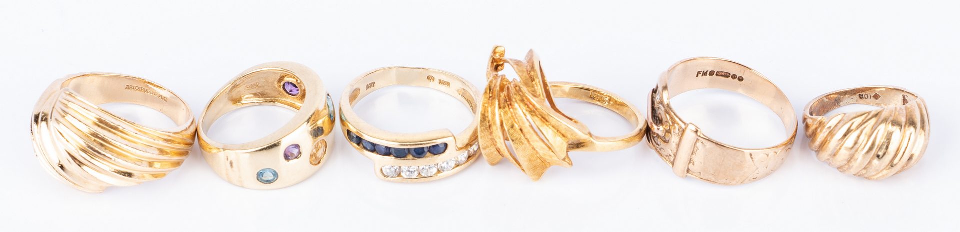 Lot 681: 6 Various Fashion and Vintage Gold Rings