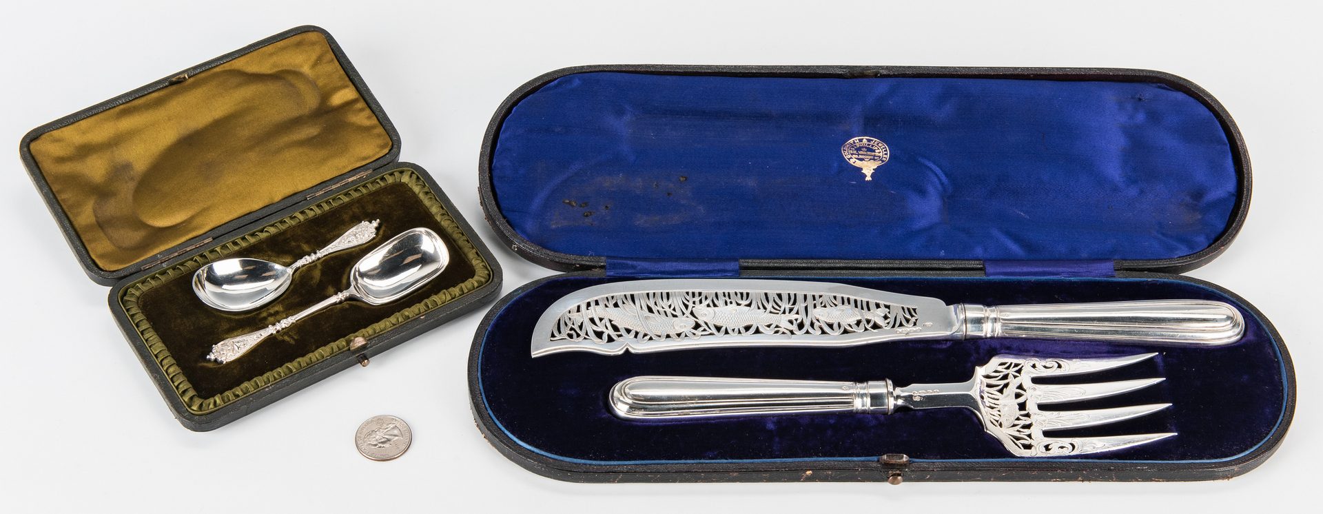 Lot 711: Cased Sterling Silver Fish Set and Tea Spoon Set