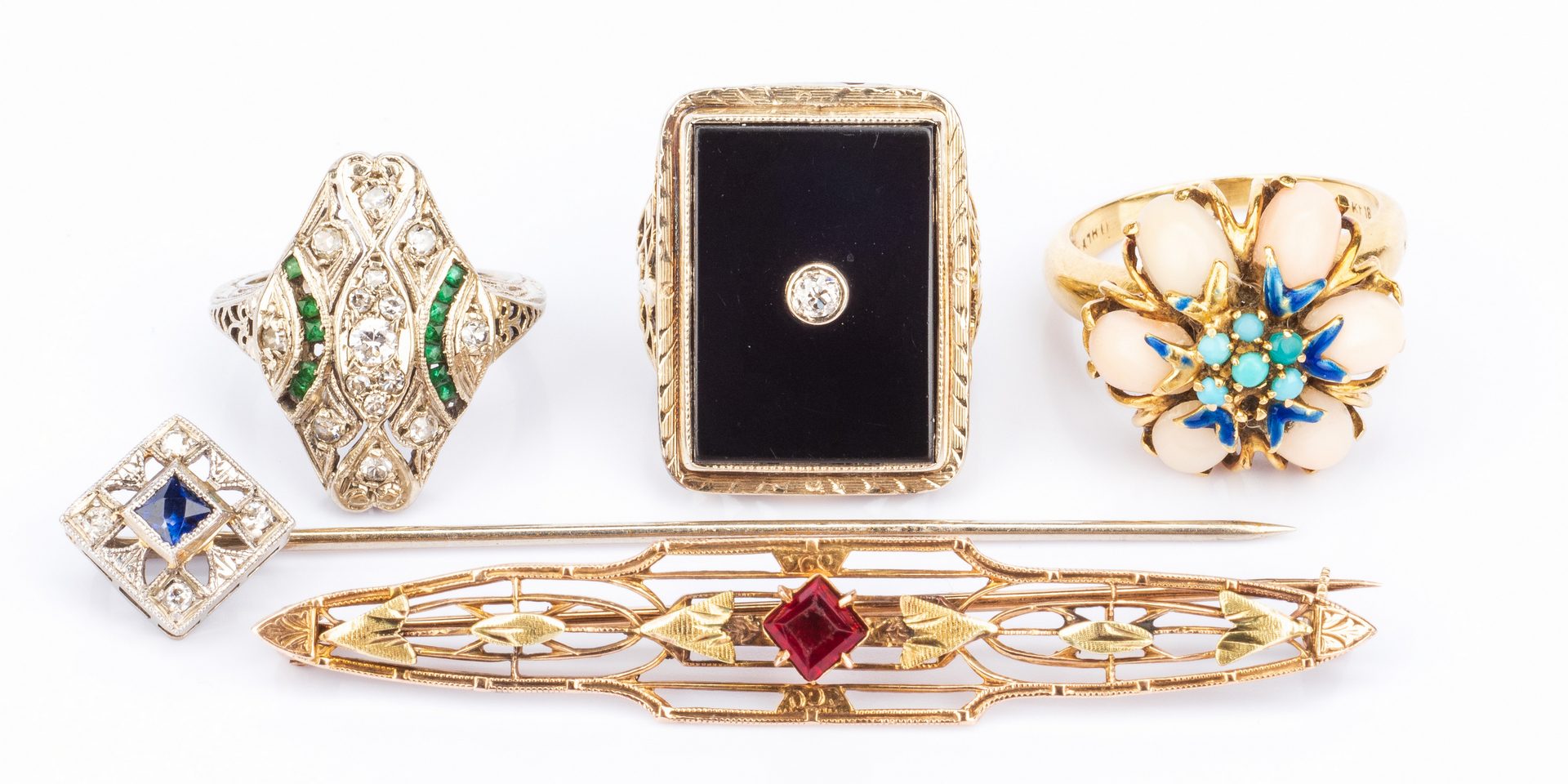 Lot 825: Group 6 Vintage Jewelry Items