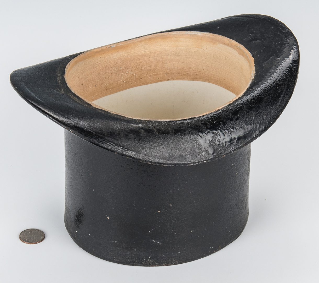 Lot 108: Cast Iron Top Hat Spittoon or Planter | Case Auctions