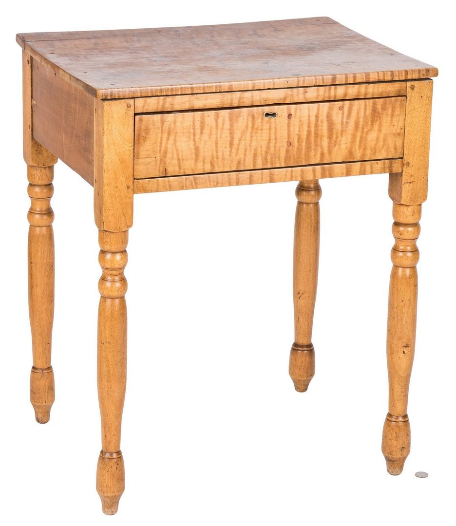 Lot 117: Tiger maple one drawer table