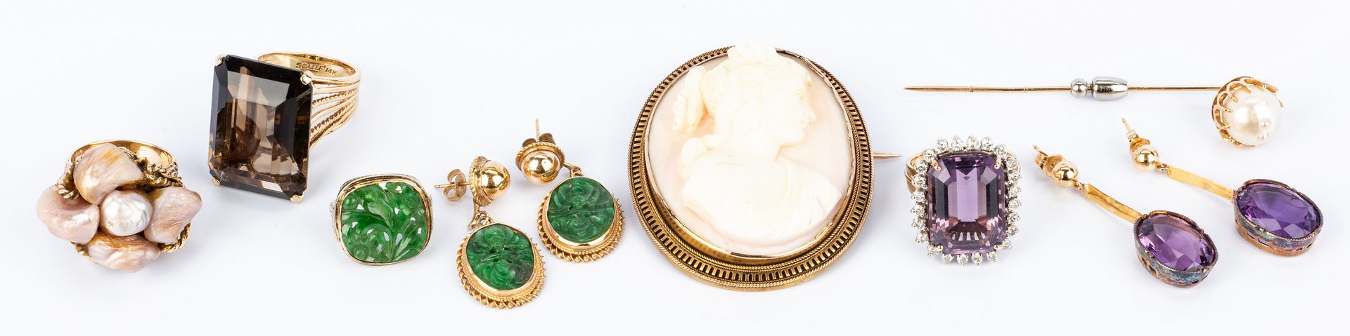 Lot 144: 8 Gold and Semi-precious Jewelry Items