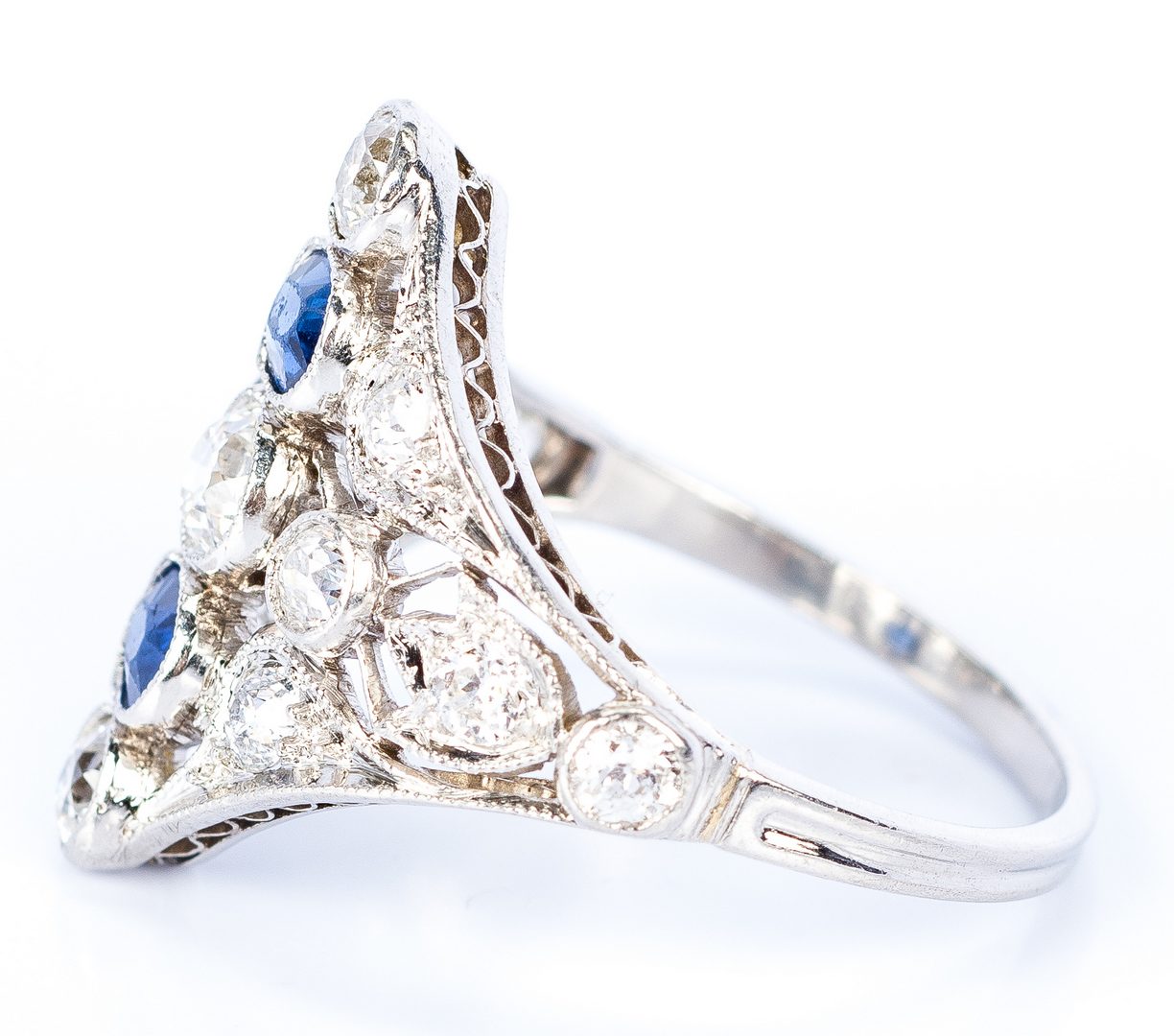 Lot 31: Art Deco Diamond Sapphire Ring