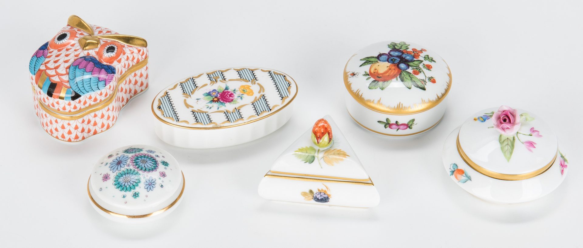 Lot 333: 21 Assorted American & European Porcelain Items