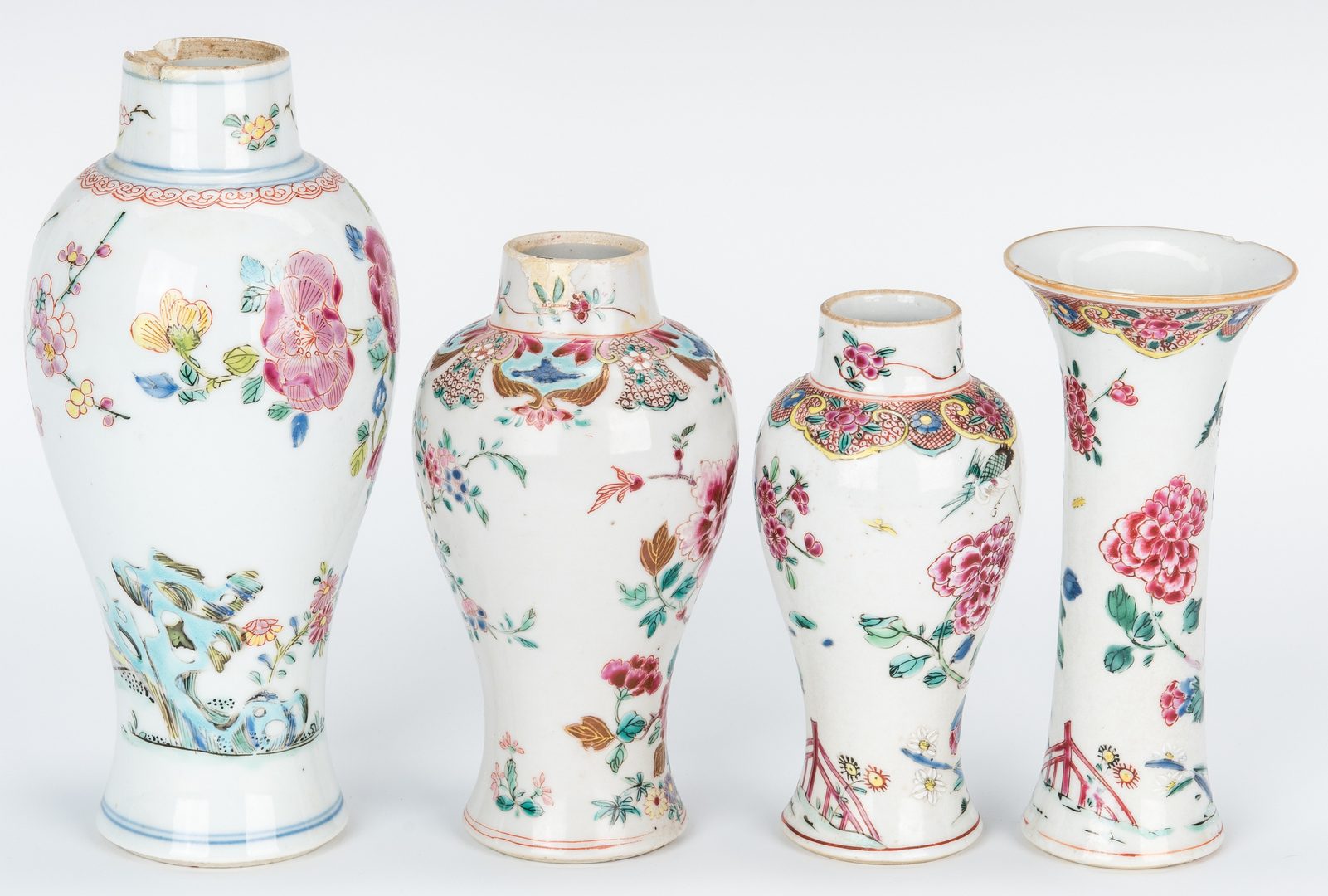 Lot 12: 4 Famille Rose Export Porcelain Vases