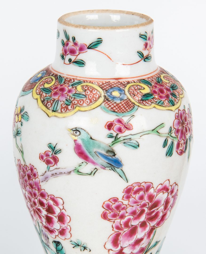 Lot 12: 4 Famille Rose Export Porcelain Vases