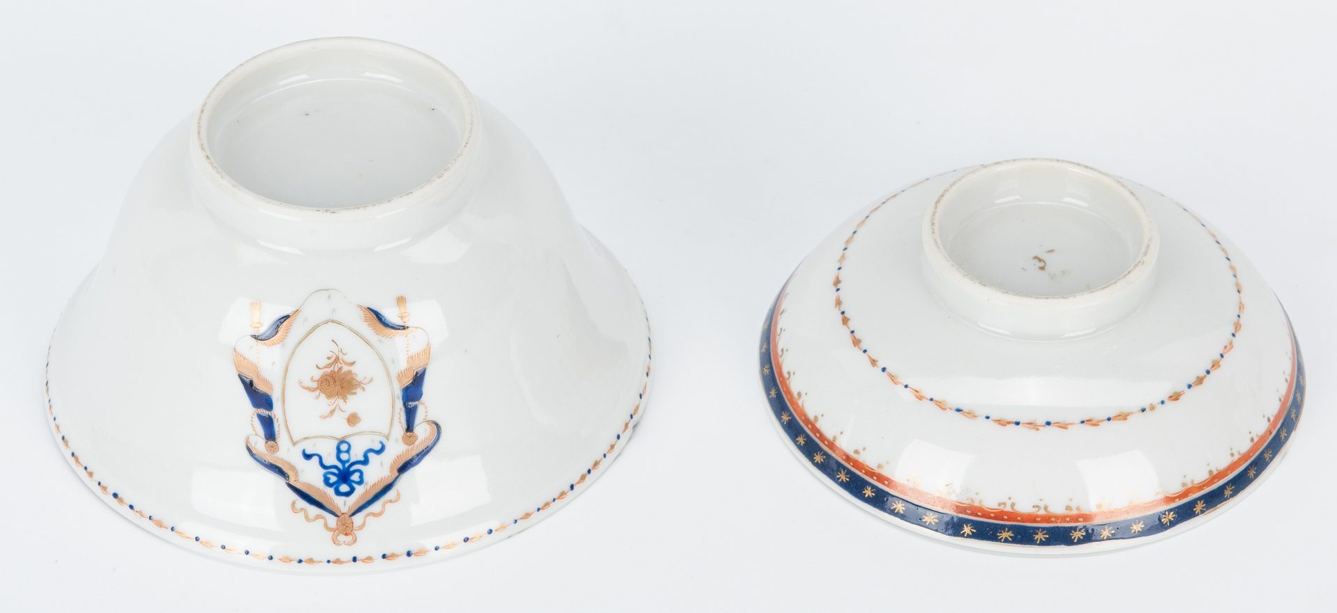 Lot 253: 12 pcs. Armorial Chinese Export Porcelain