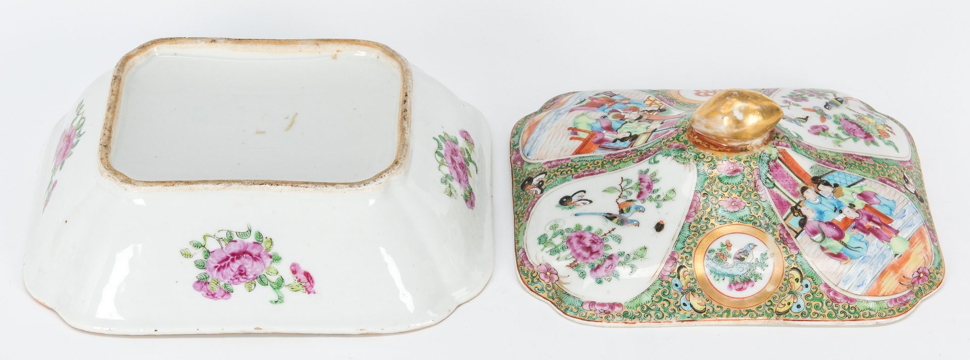 Lot 28: 4 Famille Rose Serving pieces incl. Tureen