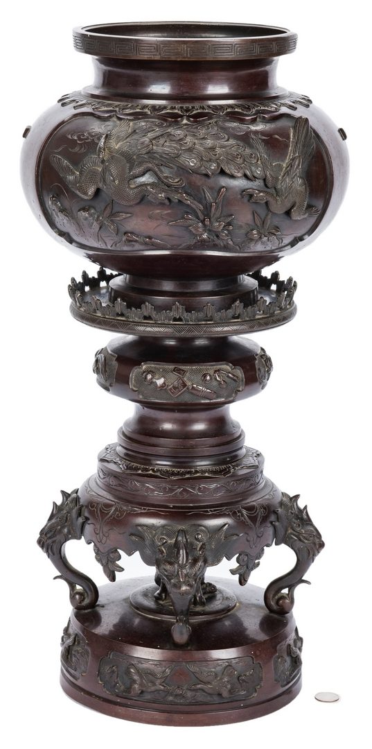 Lot 442: Japanese Meiji Bronze Pedestal Urn
