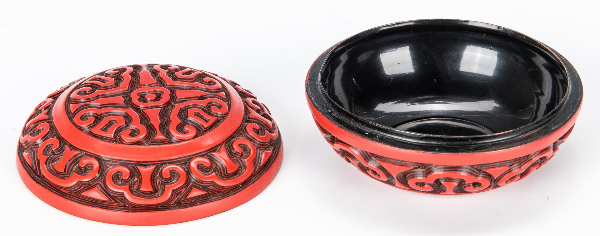 Lot 447: 3 Chinese lacquer items