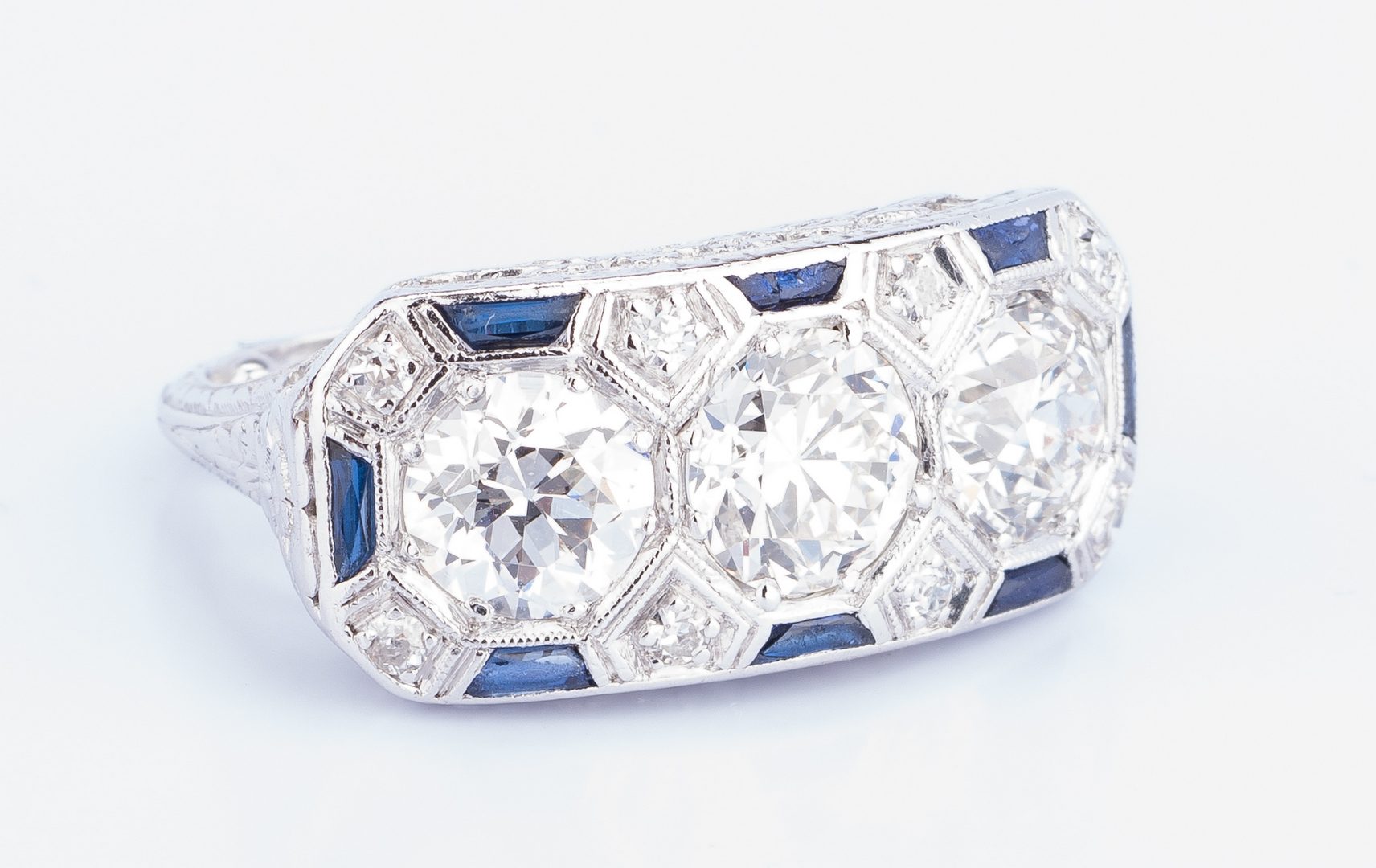 Lot 44: Art Deco Diamond Sapphire 3-stone Ring