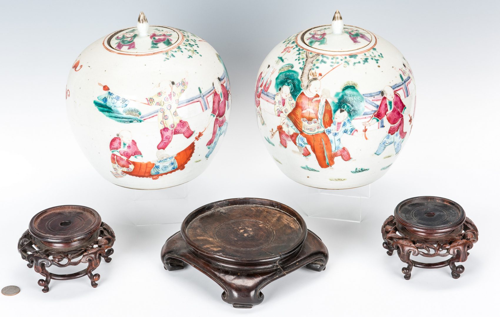 Lot 457: Pair Chinese Export Jars and Pair Cups