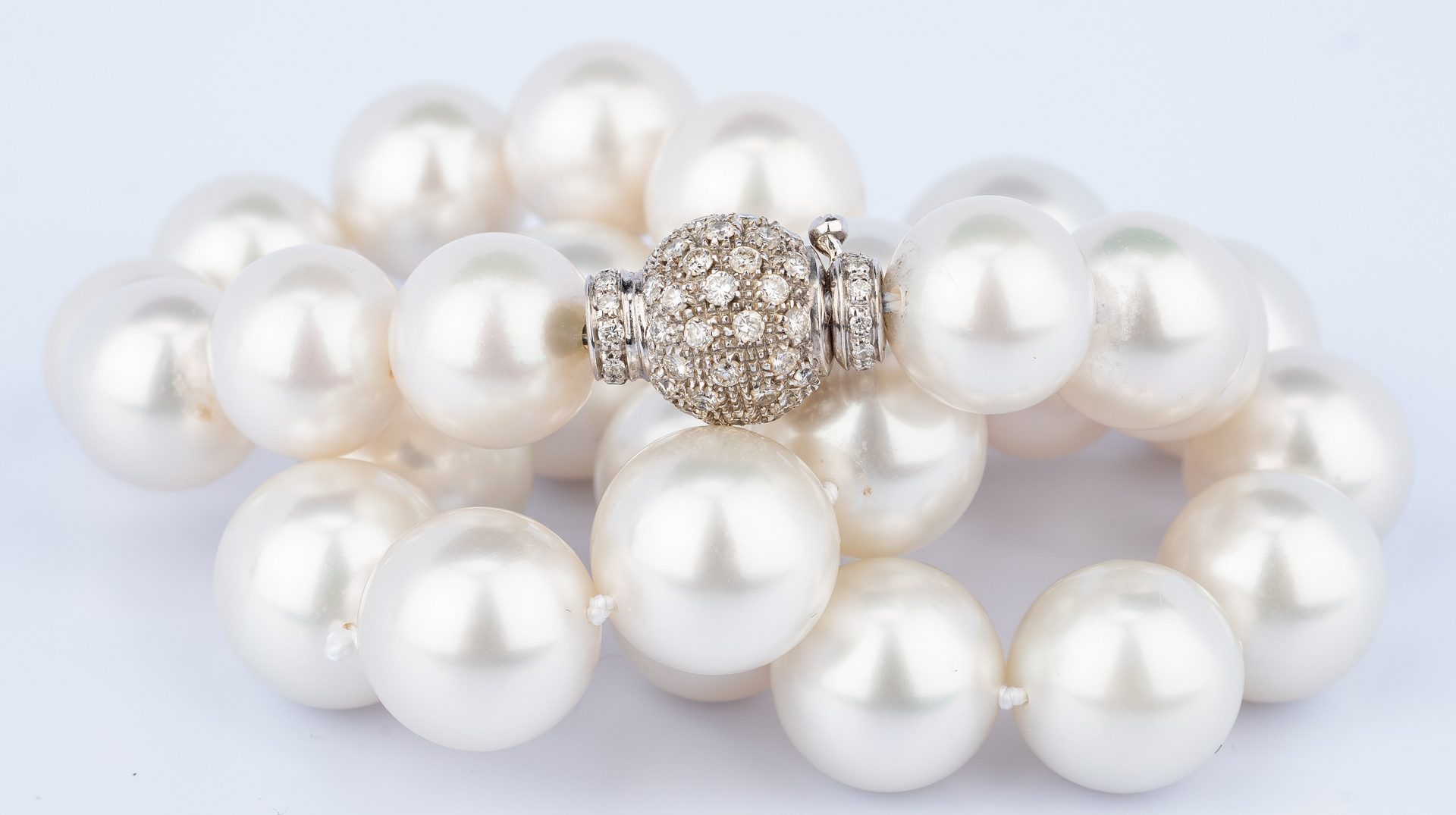 Lot 47: South Sea Pearl Necklace, 13.1-16.6mm