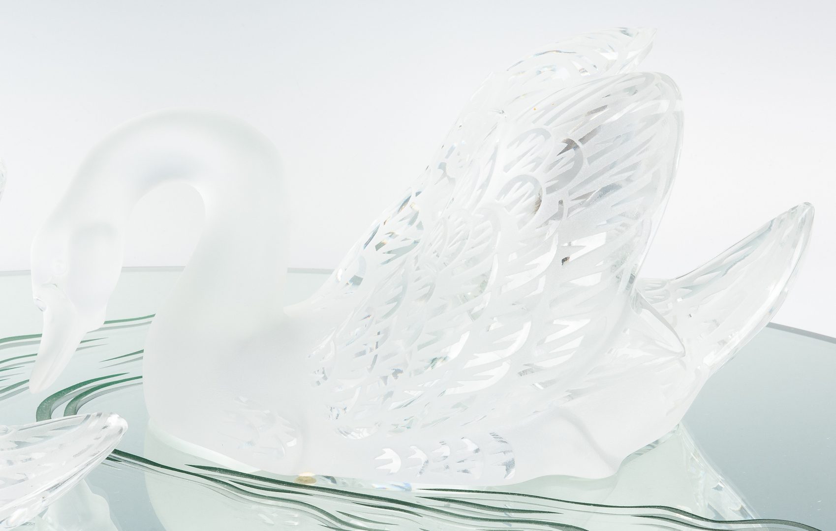 Lot 495: Pair of Lalique Cygnes Swans with Mirror